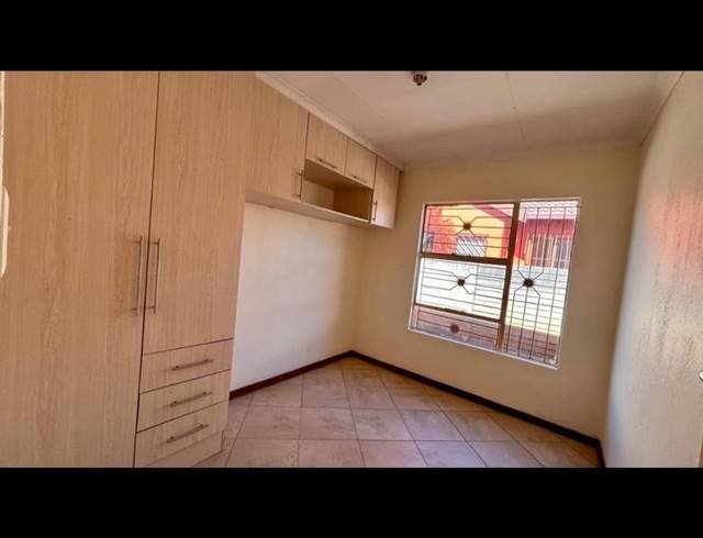 3 BEDROOM HOUSE FOR SALE IN THE ORCHARDS